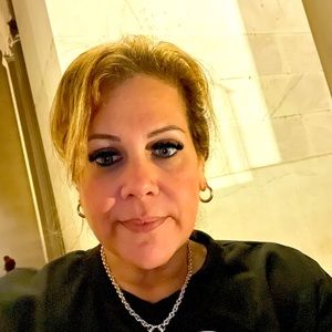 Meet your Posher, Yvette